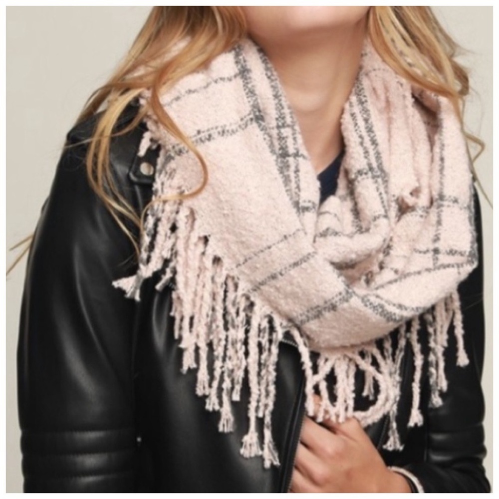 RESTOCKED | Blush pink fringe boho infinity scarf